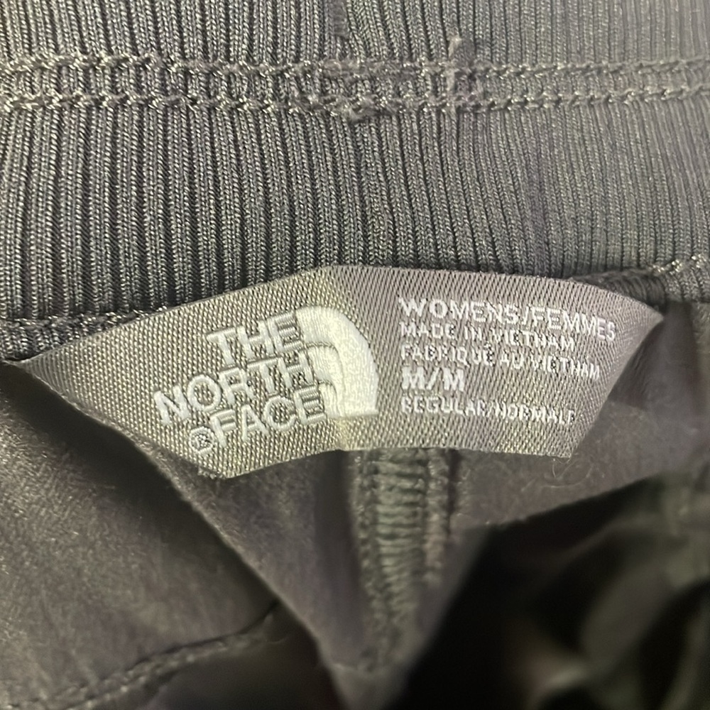 The North Face Nylon Capris Size Medium - Picture 12 of 14